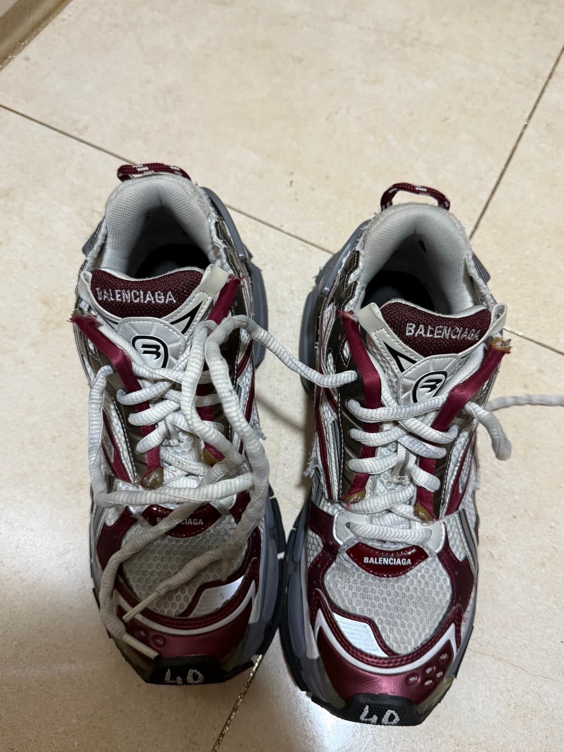 발렌시아가 뉴러너 버건디 40 상품이미지2