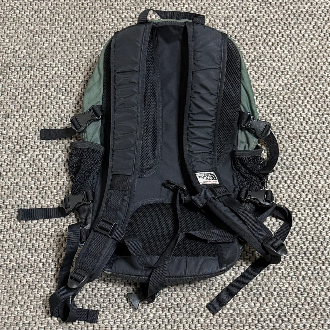 The North Face 노스페이스 : 카키색 백팩 가방 배낭 상품이미지2