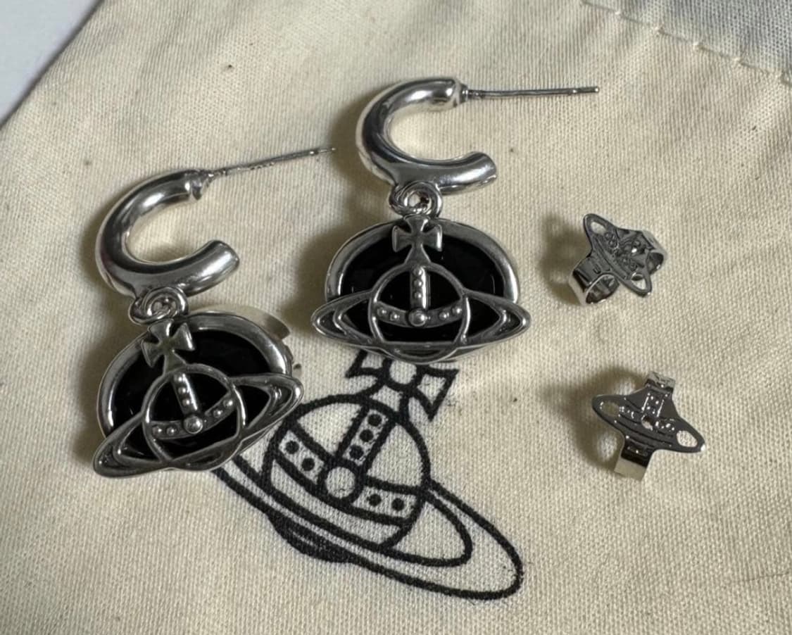 비비안웨스트우드 아카이브 블랙은장 orb 귀걸이 상품이미지1