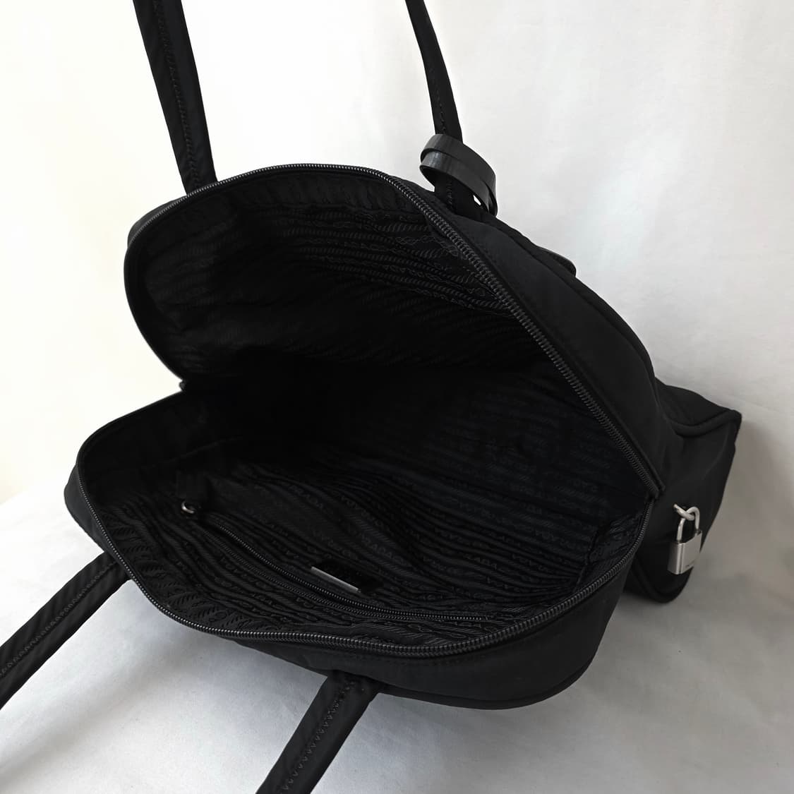 [정품 PRADA] 프라다 포코노 나일론 숄더백 호보백 상품이미지9