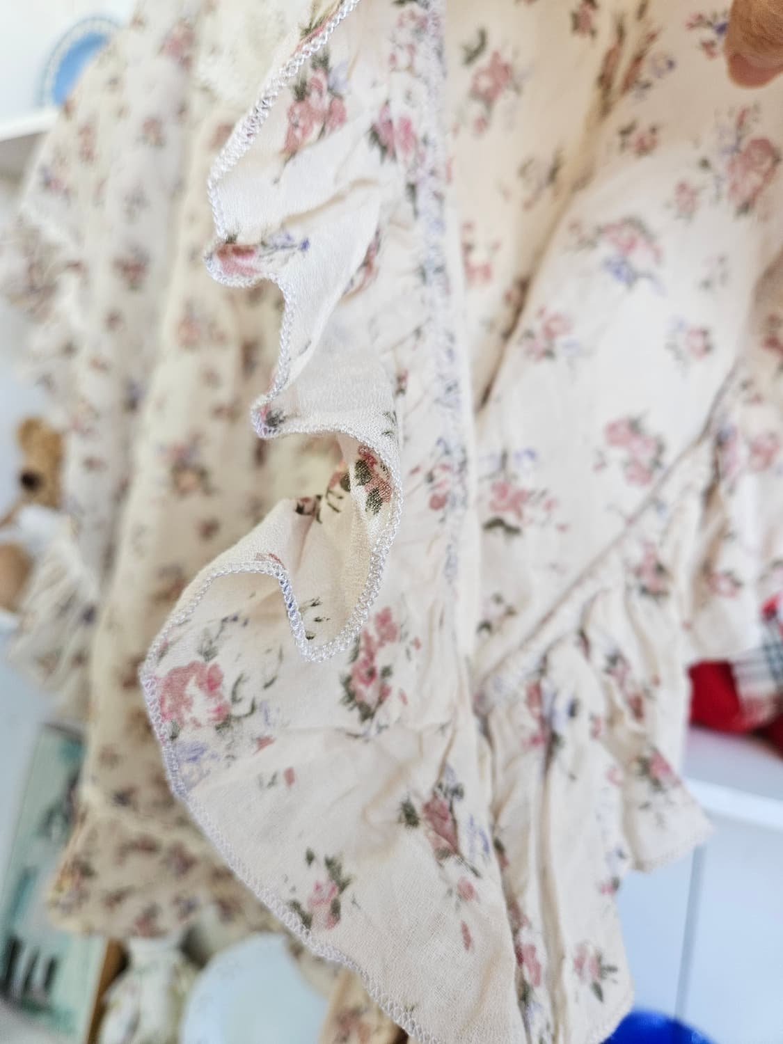 케이프플라워 프릴 망또형블라우스 상품이미지5