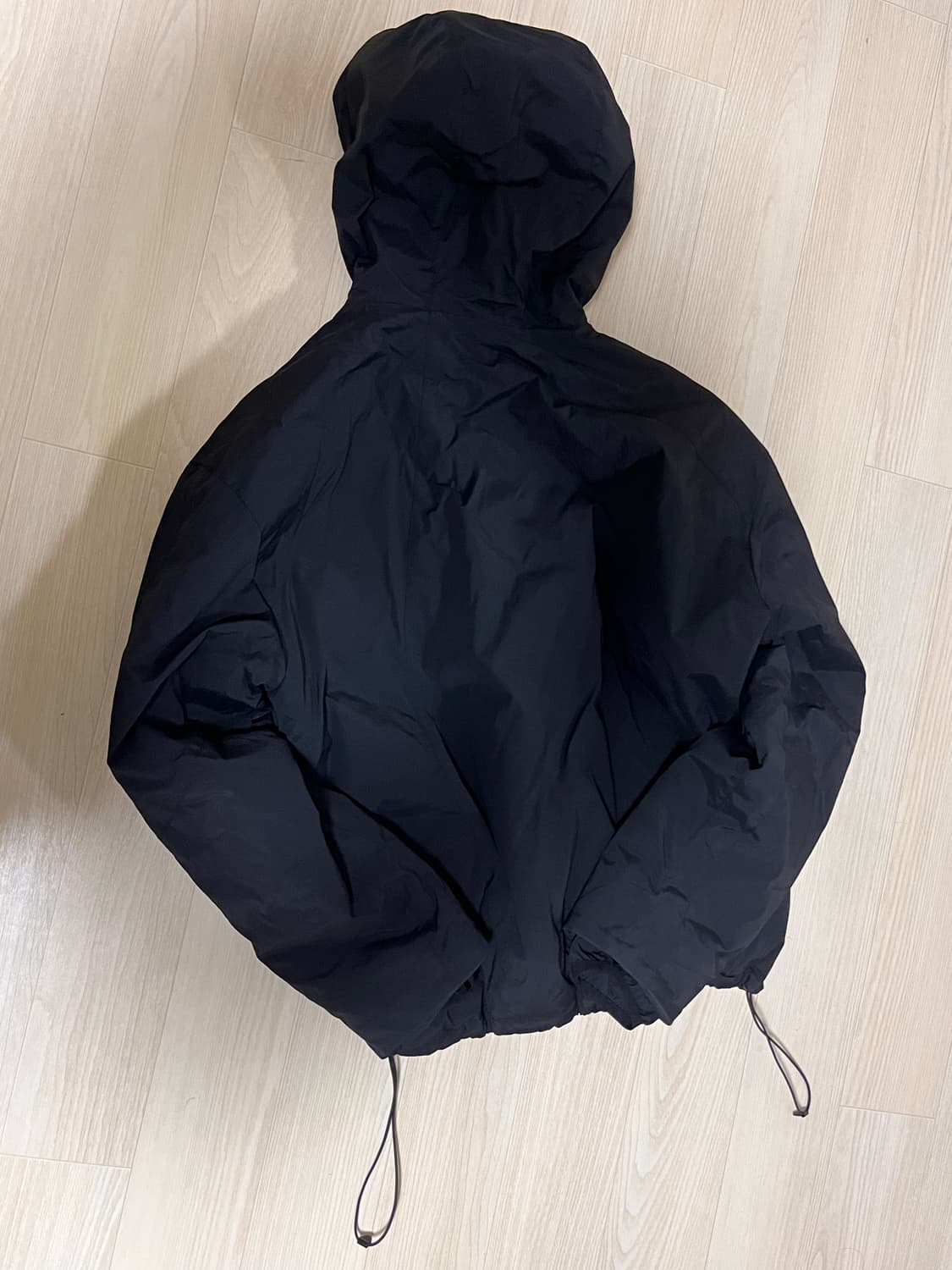 아르반 라이트 쉘 패디드 자켓 블랙 2사이즈 상품이미지2