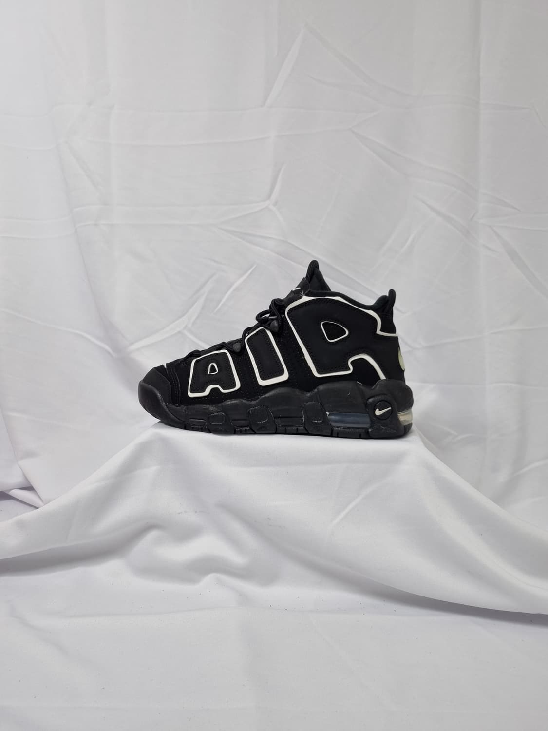 235 나이키 에어 모어 업템포 검흰 2020 상품이미지1