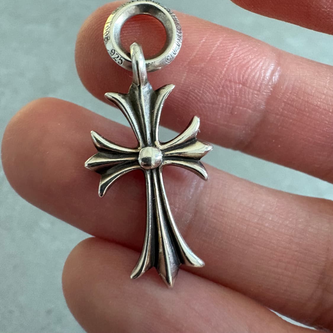 크롬하츠 타이니크로스 펜던트 상품이미지2