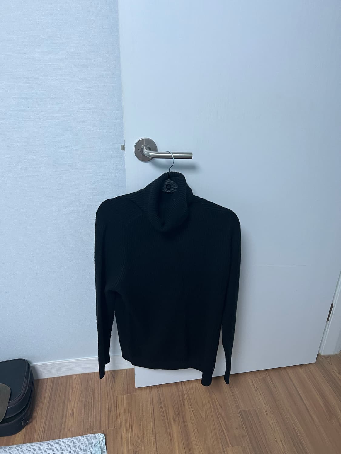 블랙 폴라 니트 상품이미지1