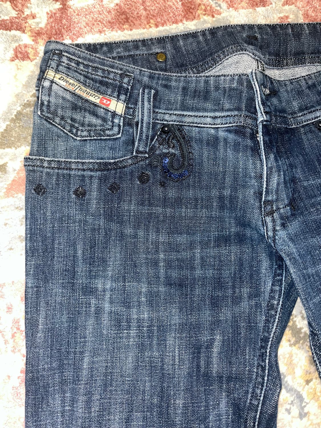 디젤 매틱 로우라이즈 슬림핏 데님진 상품이미지5