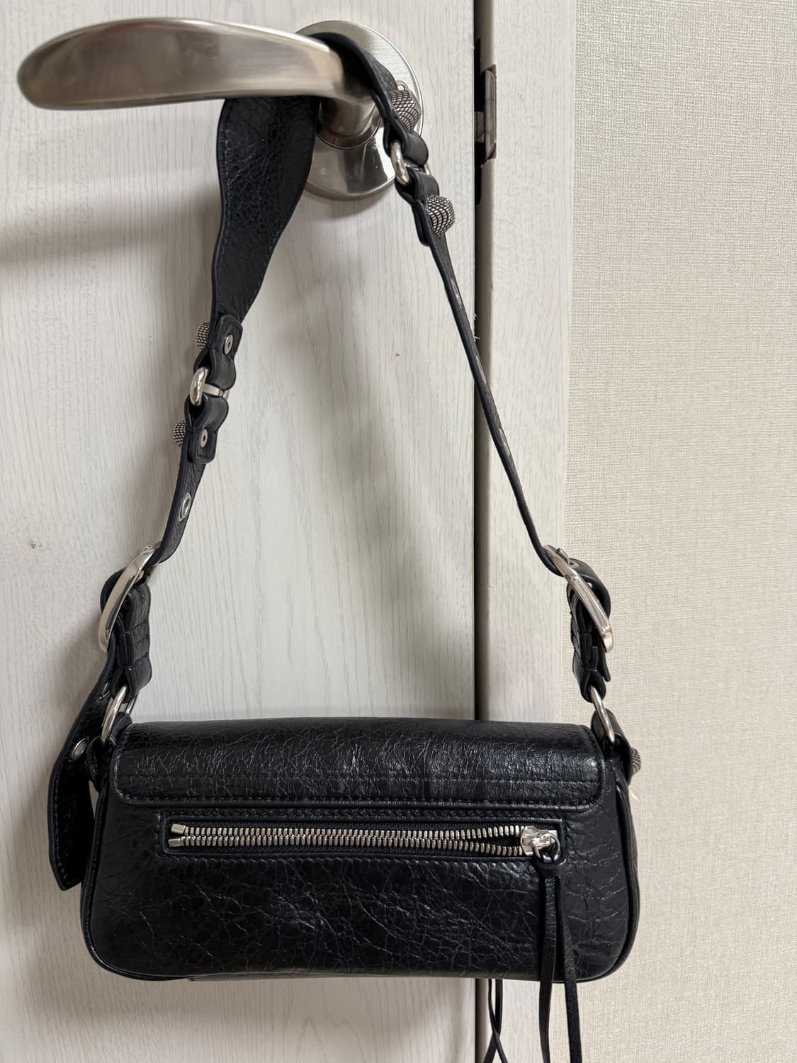 발렌시아가 르카골 슬링백 xs 상품이미지4