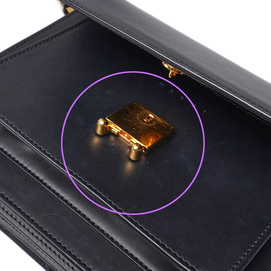 (중고) 마르니 블랙 카프스킨 트렁크 미듐 숄더백 상품이미지5