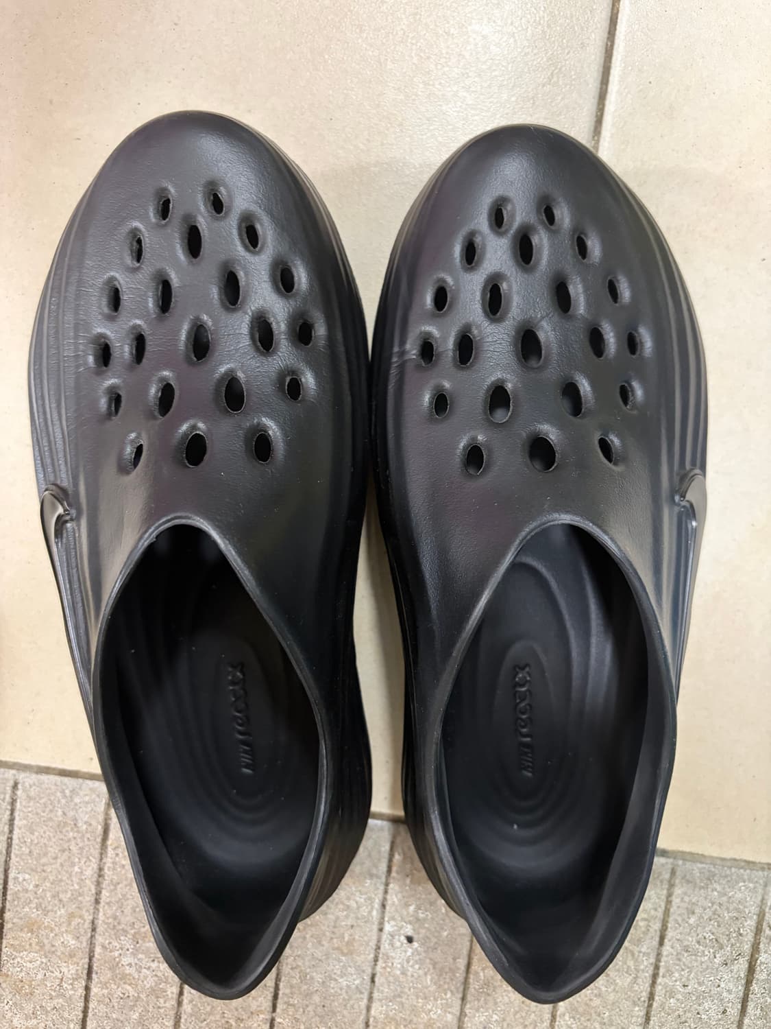 나이키 리액트x리주버네이트 블랙 270 판매합니다. 상품이미지1