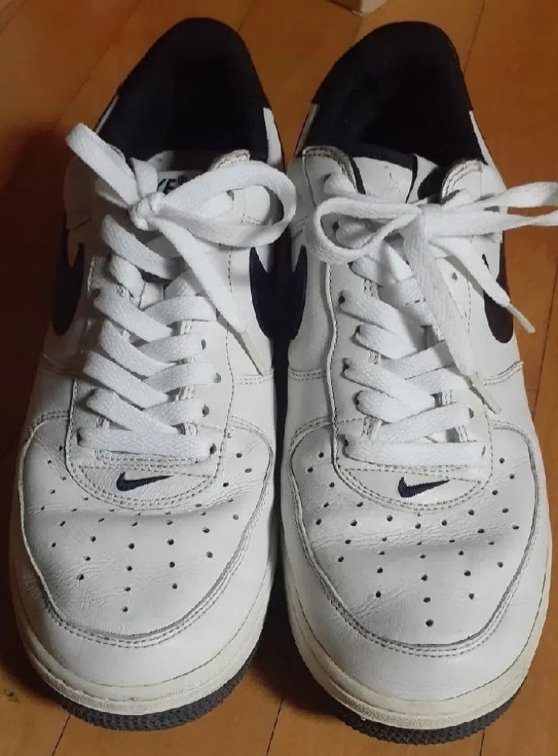 나이키 에어포스1 로우 흰검 반쭈글 2006년판 275 상품이미지3