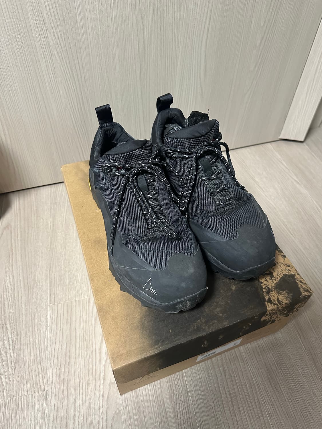 로아하이킹 카타리나 42사이즈 상품이미지1