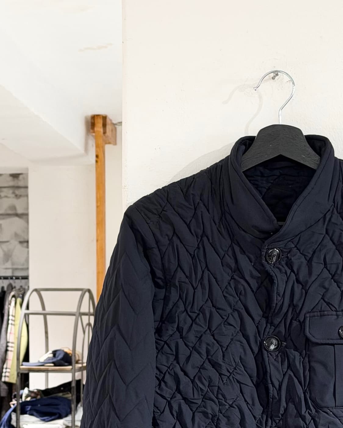 엠포리오 아르마니 네이비 패디드 퀄팅 버튼 자켓 상품이미지2