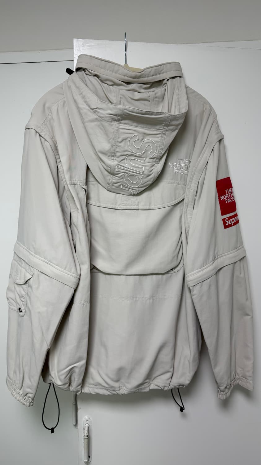 [XL]슈프림 x 노스페이스 트레킹 컨버터블 자켓 스톤 - 22SS 상품이미지3