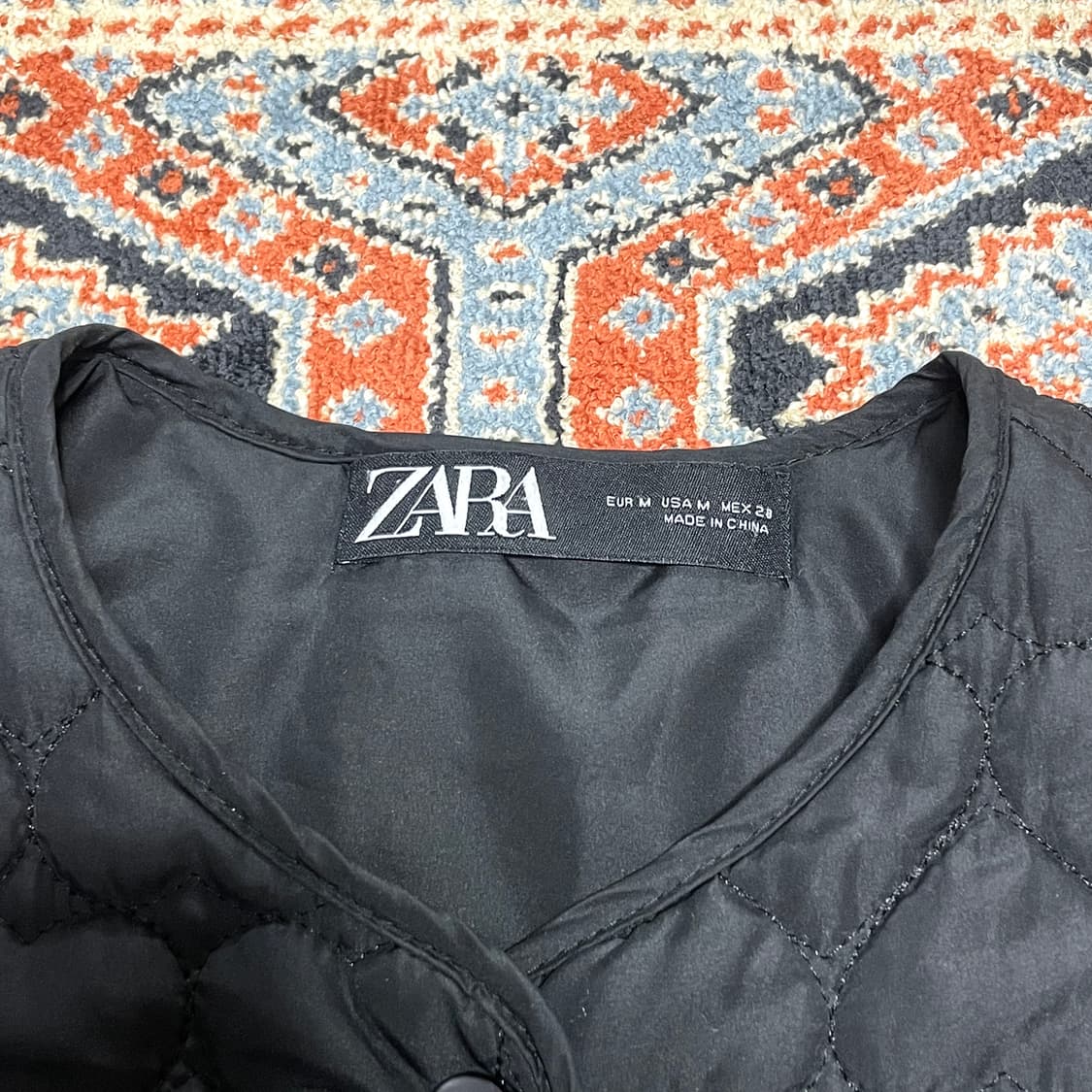 자라 블랙 하트 경량 패딩 여성M 상품이미지3