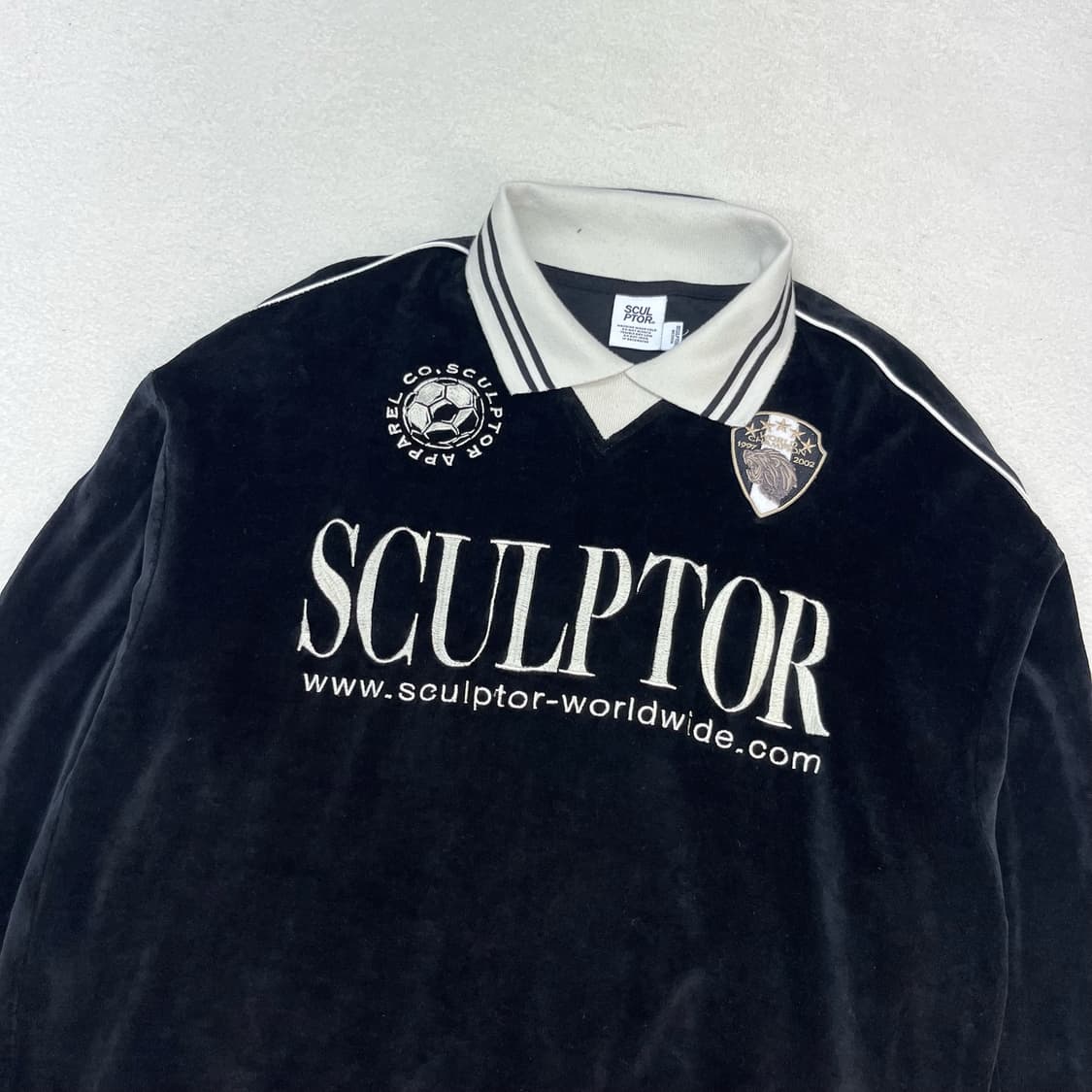 SCULPTOR black velour soccer jersey 상품이미지5