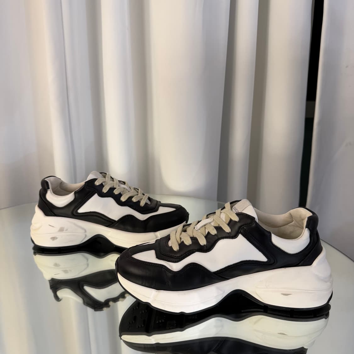 (39.5) 구찌 범고래 레더 라이톤 롸이톤 스니커즈 상품이미지3