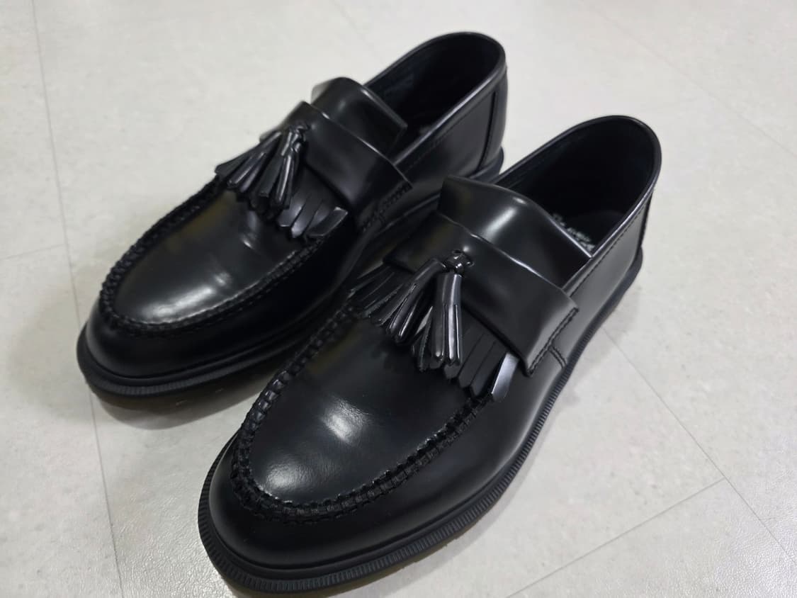 닥터마틴 아드리안 블랙 300 상품이미지1