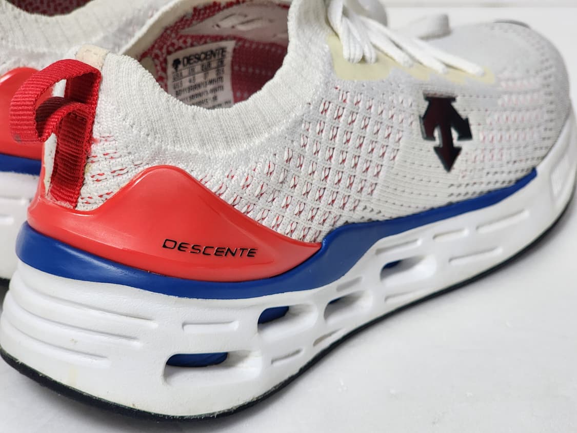 데상트 흰색 운동화 235mm 상품이미지2