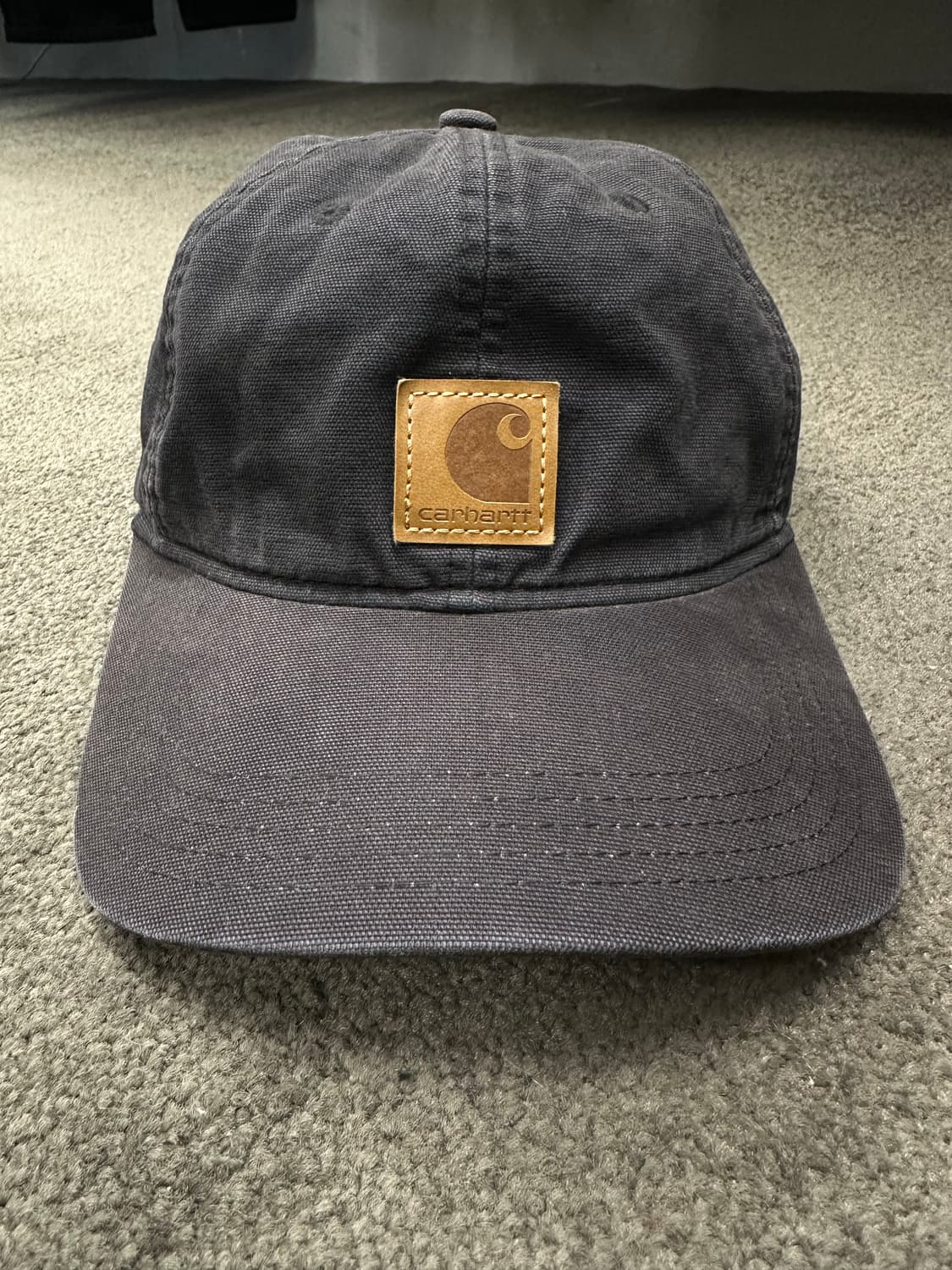 칼하트 레더 로고 볼캡  상품이미지1