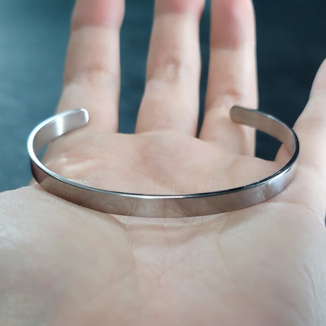 Brace 티타늄 6mm 남자 미니멀 라인 오픈 팔찌 상품이미지4