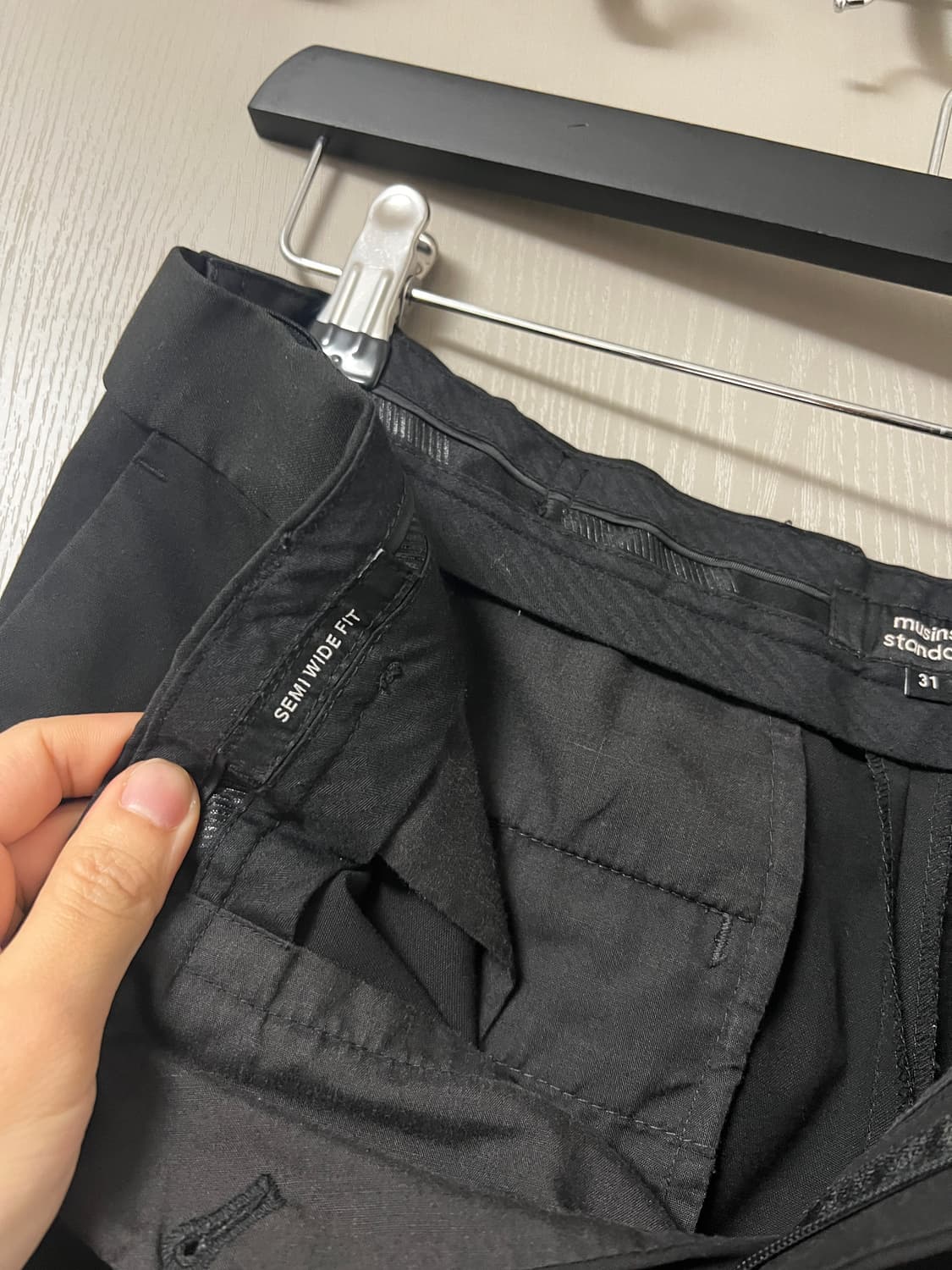 라이트웨이트 세미 와이드 히든 밴딩 슬랙스 블랙 31 상품이미지6