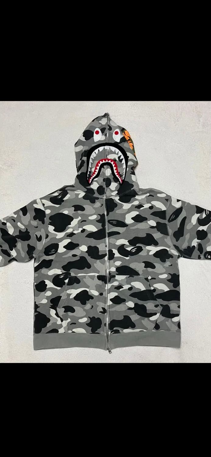 베이프 샤크 후드집업 상품이미지1