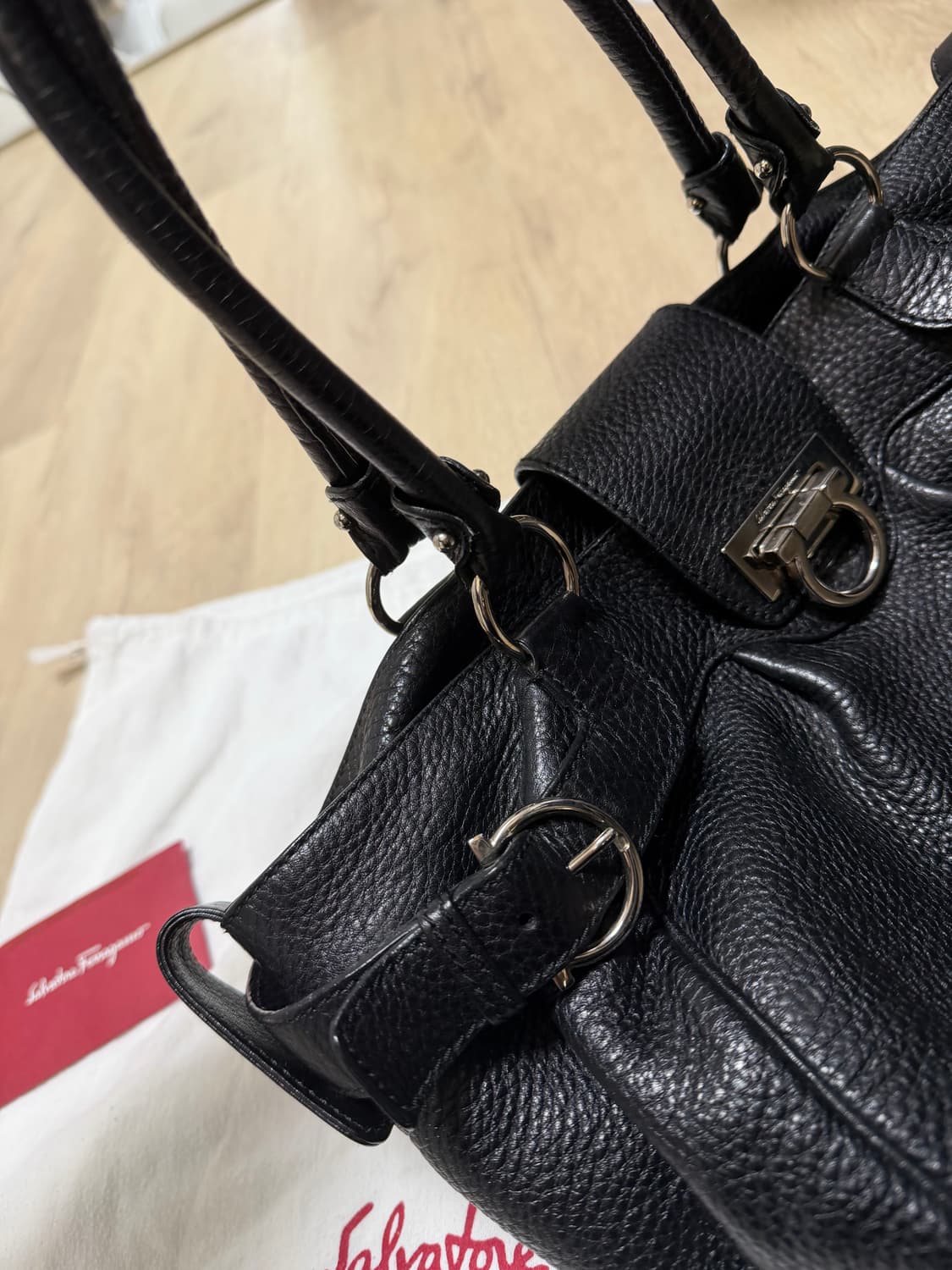 페레가모 간치니 만두 숄더백 상품이미지3