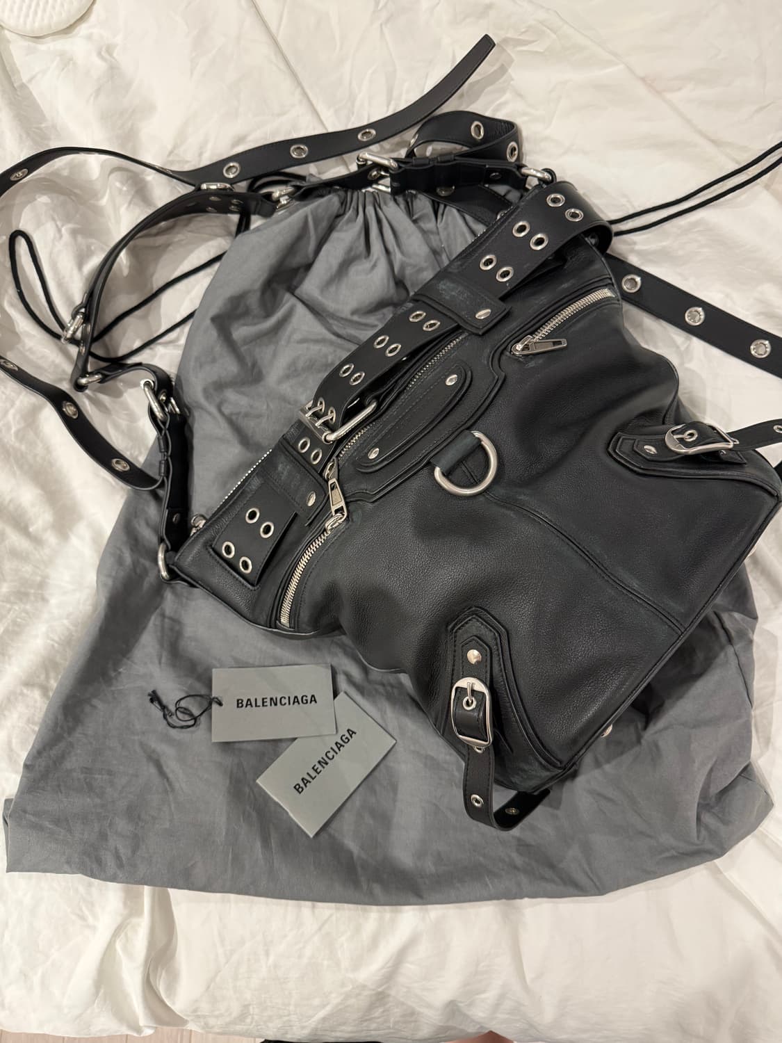 발렌시아가 emo 버킷백 블랙 상품이미지3