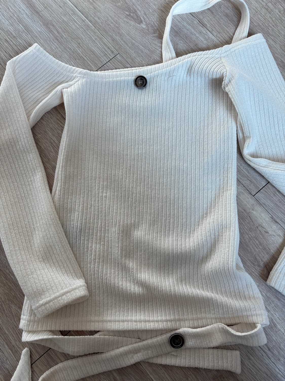 코베트 ODE DUAL BUTTON HALTER LONGSLEEVE 상품이미지2