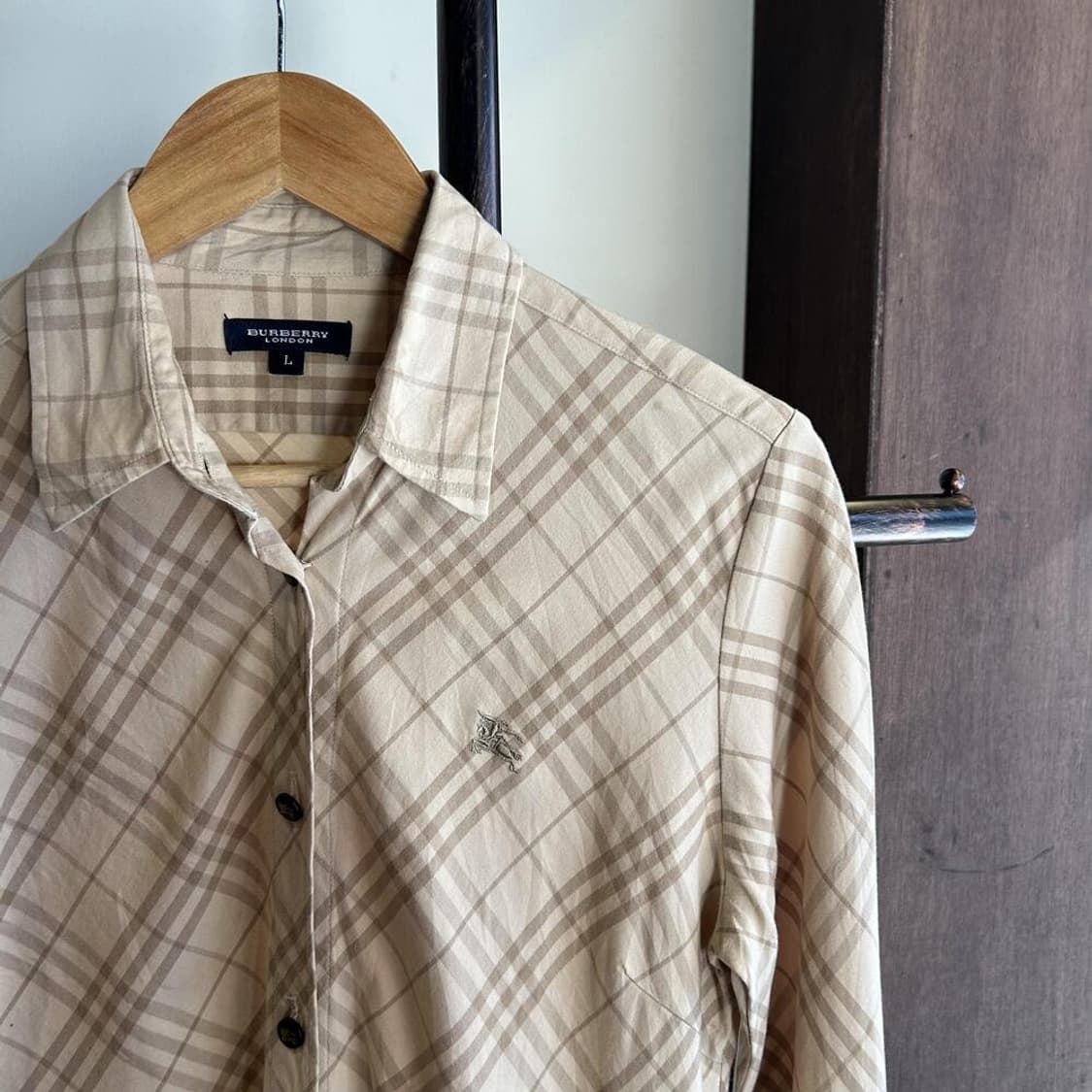 12654 - 버버리 베이지 체크 셔츠 상품이미지3