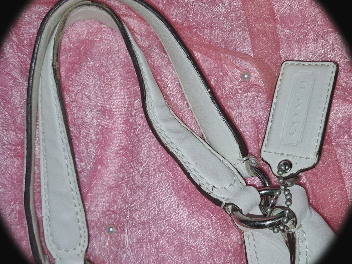 COACH white Ring buckle leather Bag 상품이미지5