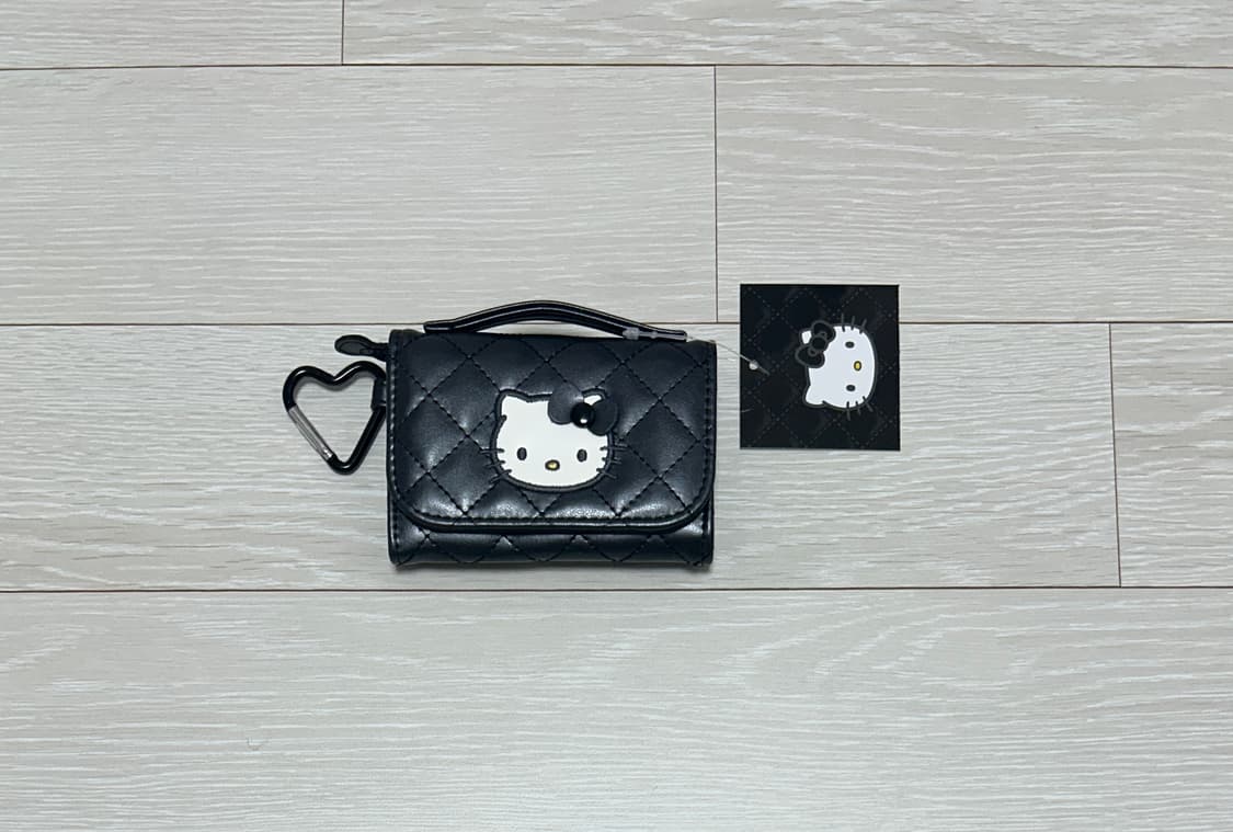 키티 퀼팅 지갑 블랙 상품이미지1