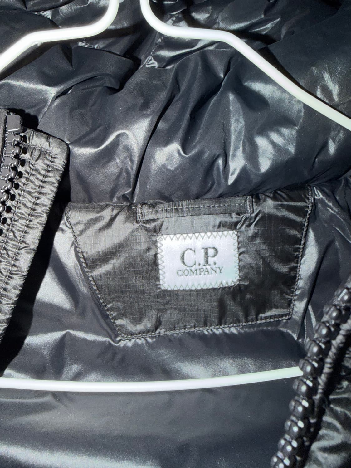 C.P. 컴퍼니 D.D. 쉘 후드 다운 자켓 블랙 - 25FW 상품이미지3