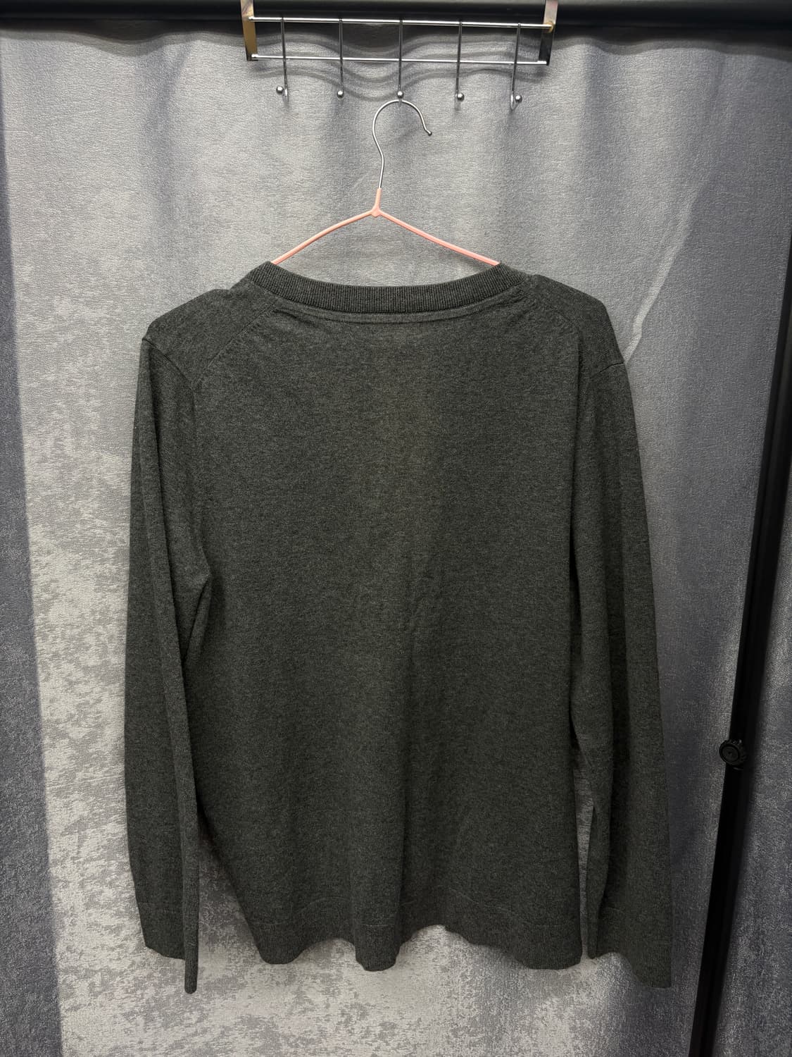 타미힐피거 그레이 브이넥 니트 상품이미지4