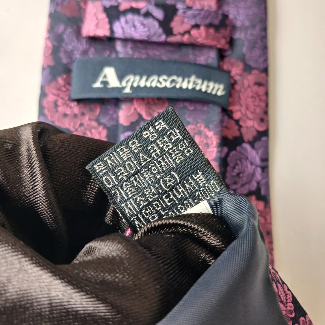 아쿠아스큐텀 실크 퍼플 플라워 자카드 넥타이 9.5cm S등급 G10
 상품이미지9