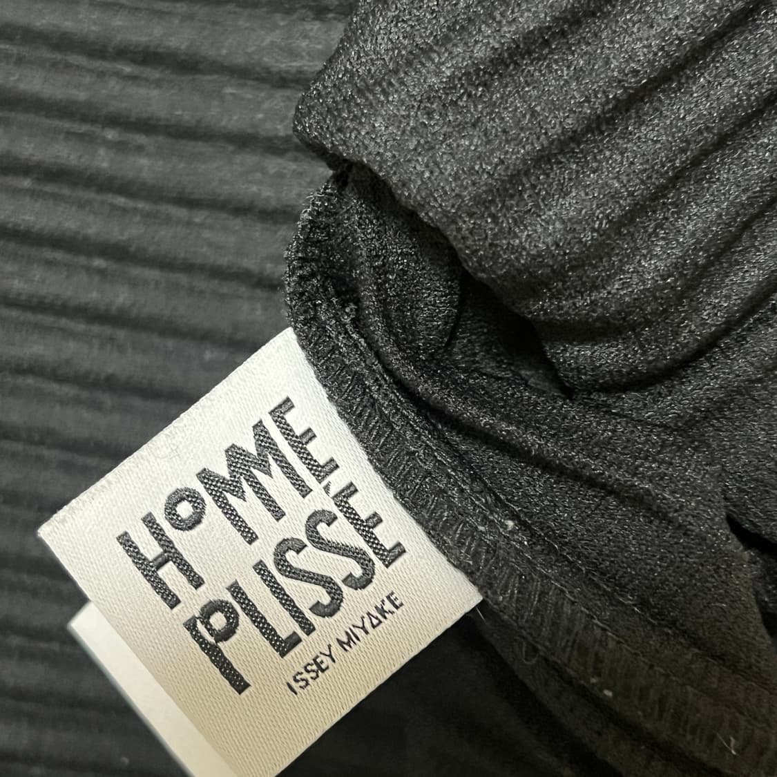 [4] 이세이미야케 옴므플리세 JL140 집업 블랙 상품이미지4