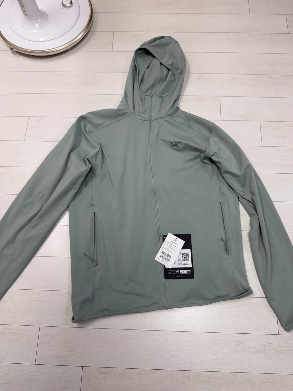 아크테릭스 카이어나이트 라이트웨이트 L 사이즈  상태 8.6/10  찢김 상품이미지1