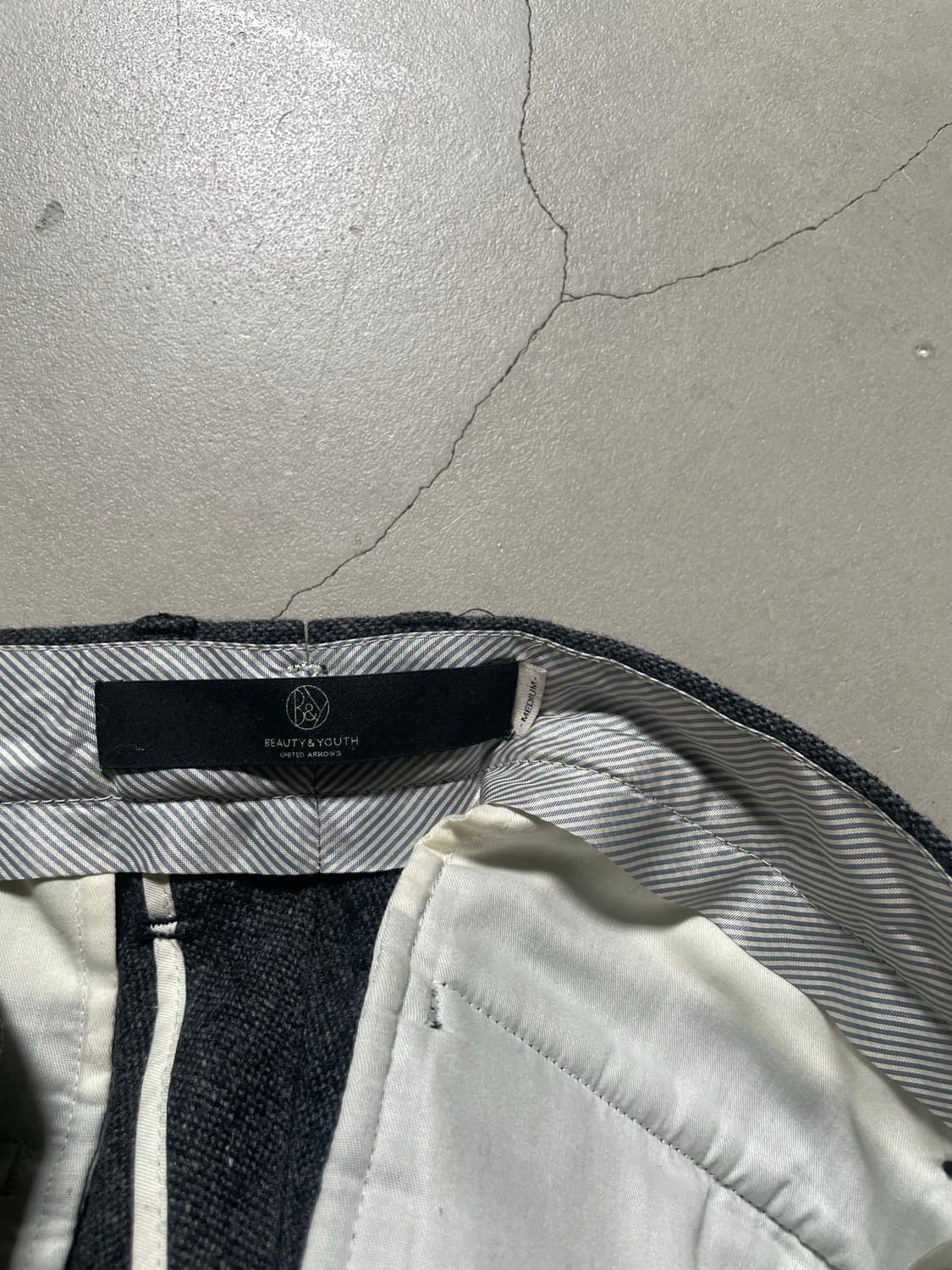 뷰티앤 유스 Wool Blend Tailored Tapered Pants 상품이미지3