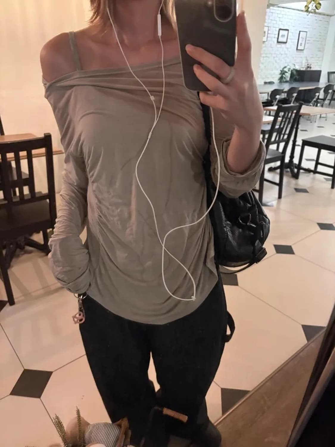 새상품) 셔링 드레이프 후드 탑 슬리브티 상품이미지1