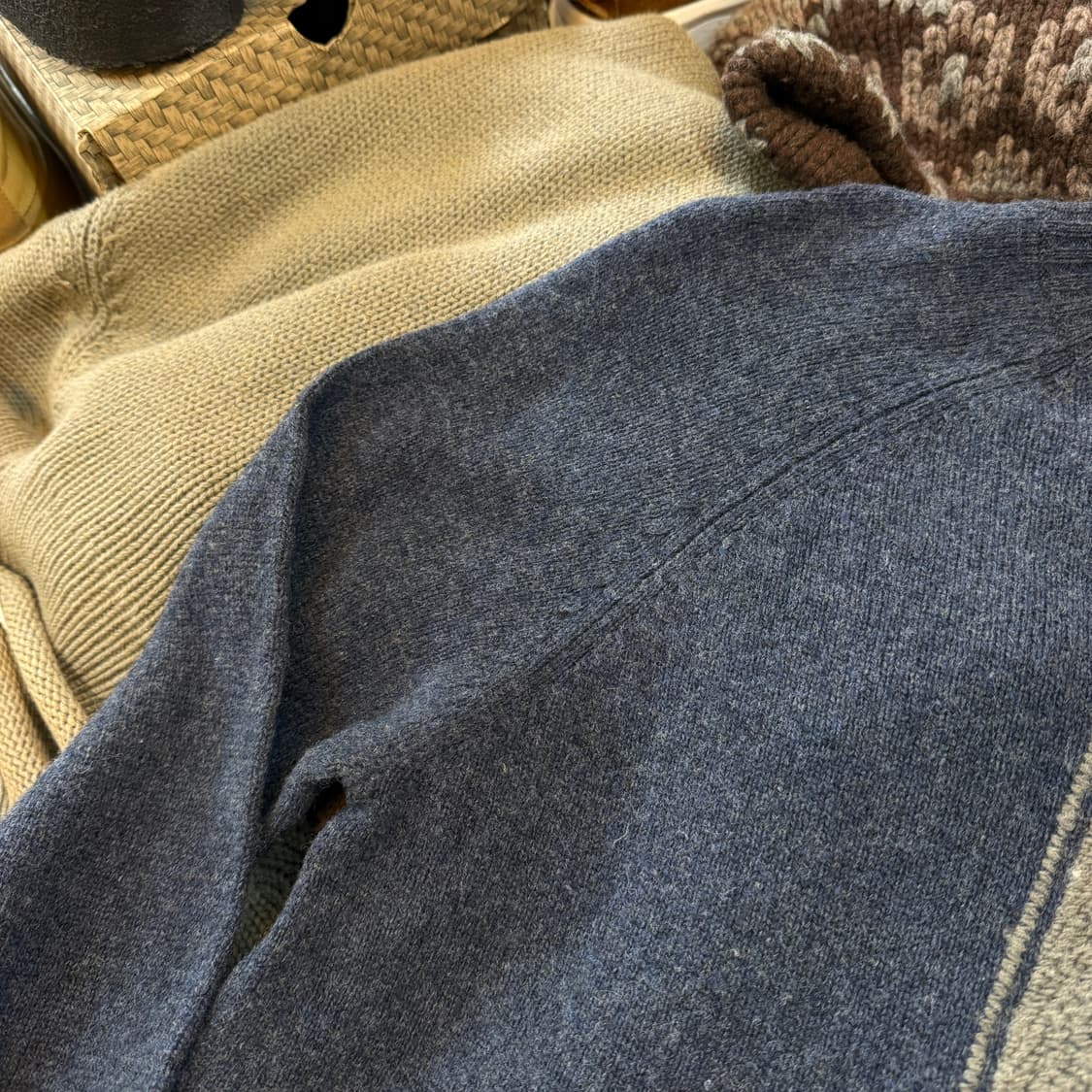 DKNY JEANS  라이트닝 심볼 니트 스웨터 상품이미지3