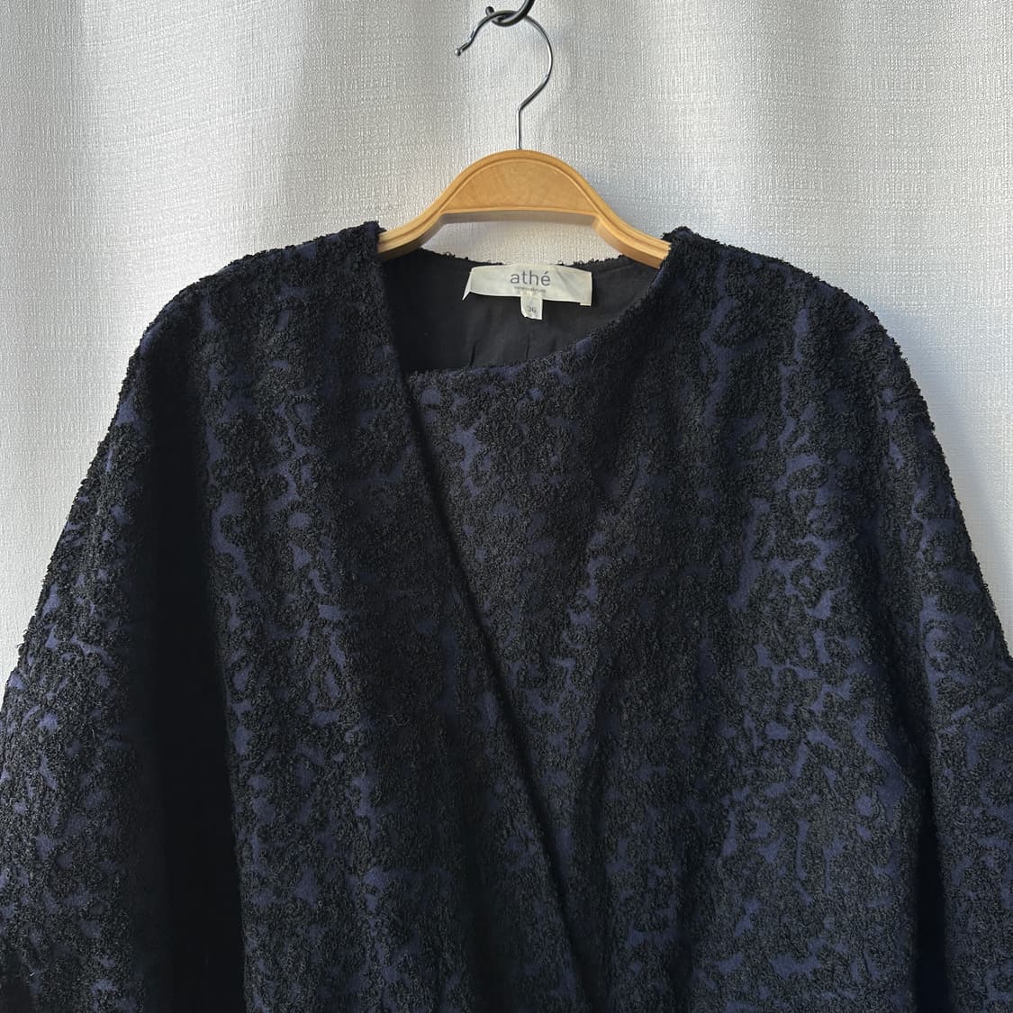 아떼 바네사브루노 울혼방 오픈카라 자카드 코트 블랙 네이비 36 상품이미지2
