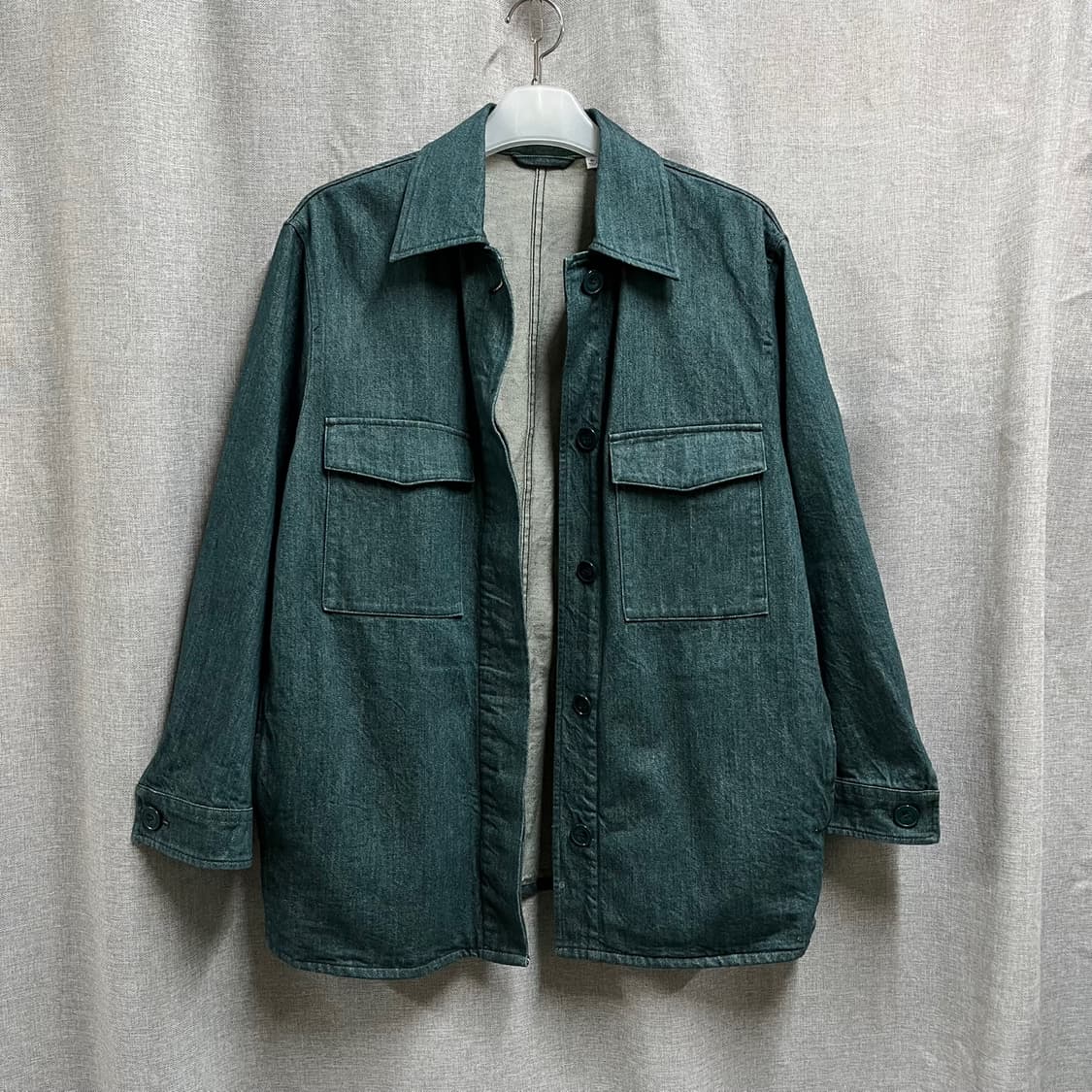 [L] 유니클로U 벨티드 루즈핏 데님 셔츠 자켓 상품이미지4