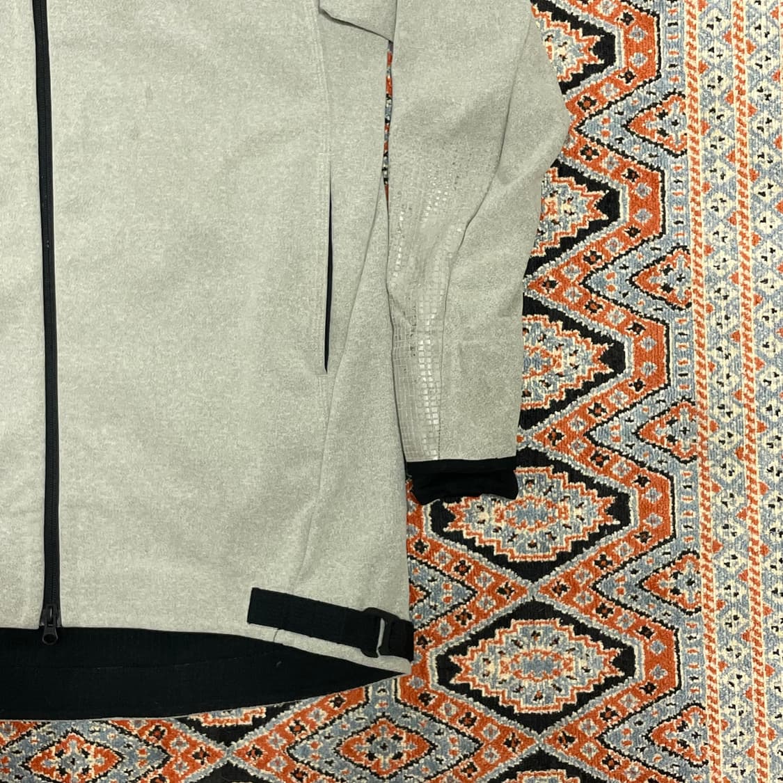 아디다스 삼각로고 베이지 테크팩 풀집업 후드집업 남성95 상품이미지3