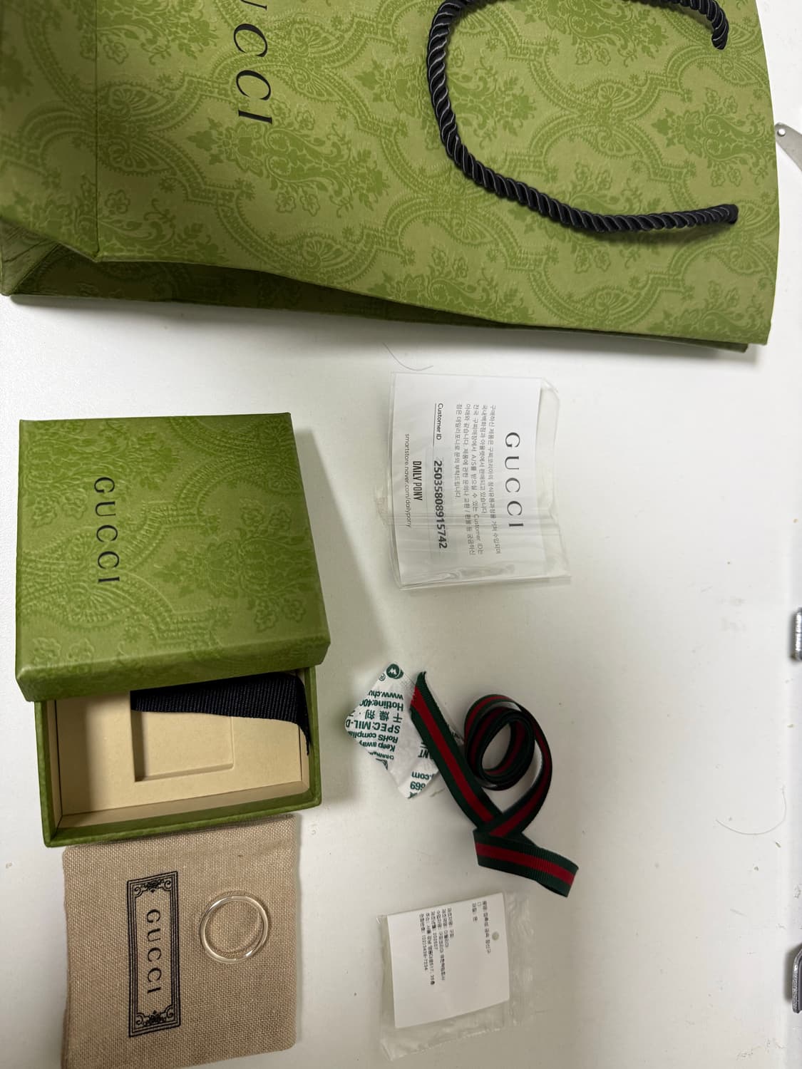 구찌 시그니처 GG 반지 풀구성 제품입니다 AS기한도 한참 남았습니다 쇼 상품이미지1