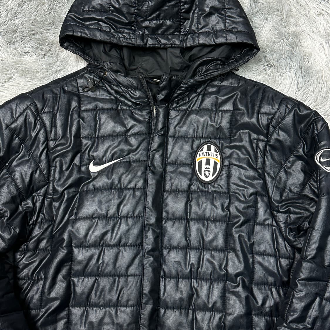 나이키 유벤투스 유광 블랙 후드점퍼 105 상품이미지2