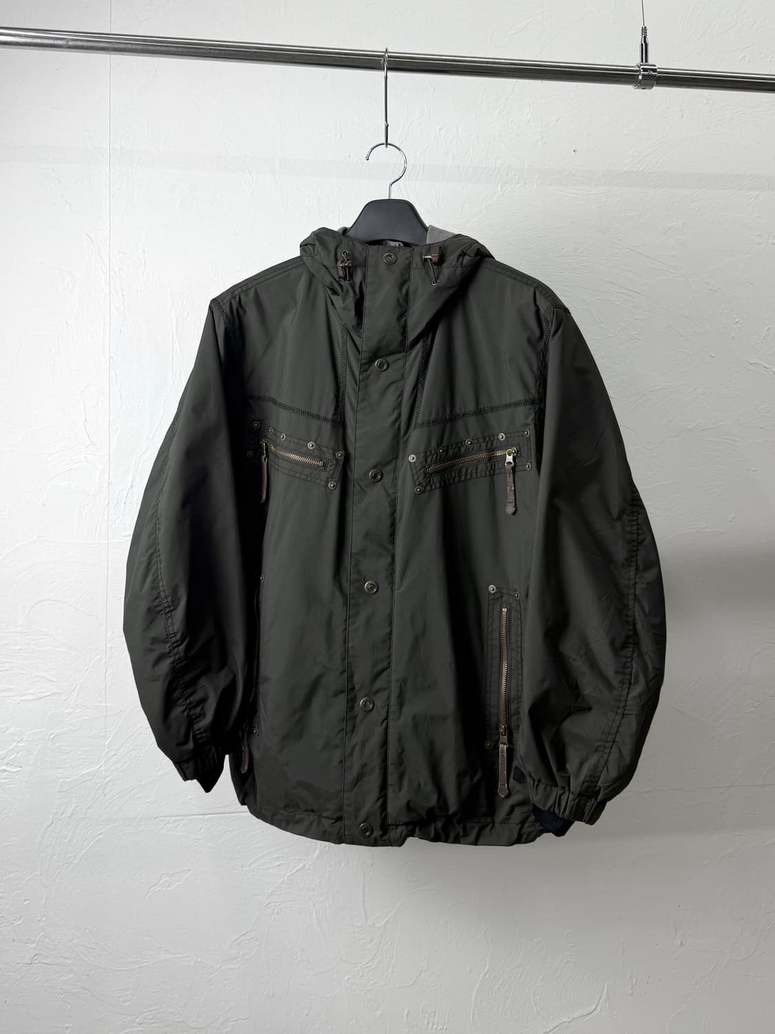 데상트 스키 후드 점퍼 상품이미지1