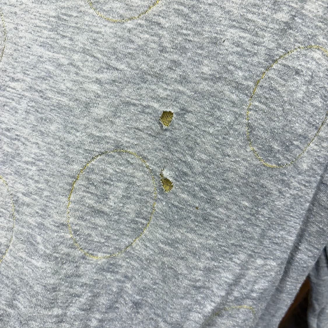 이세이미야케 플랜테이션 코튼 긴팔 티셔츠 서클 패턴 디테일 그레이 옐로우 상품이미지8