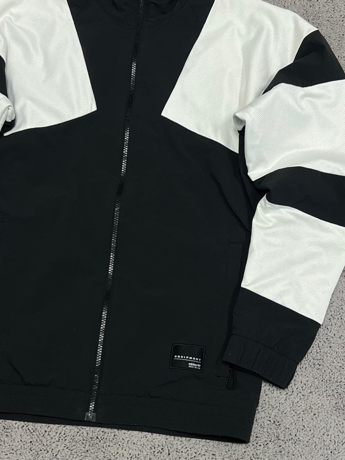 (XS) 아디다스 이큅먼트 바람막이 상품이미지2