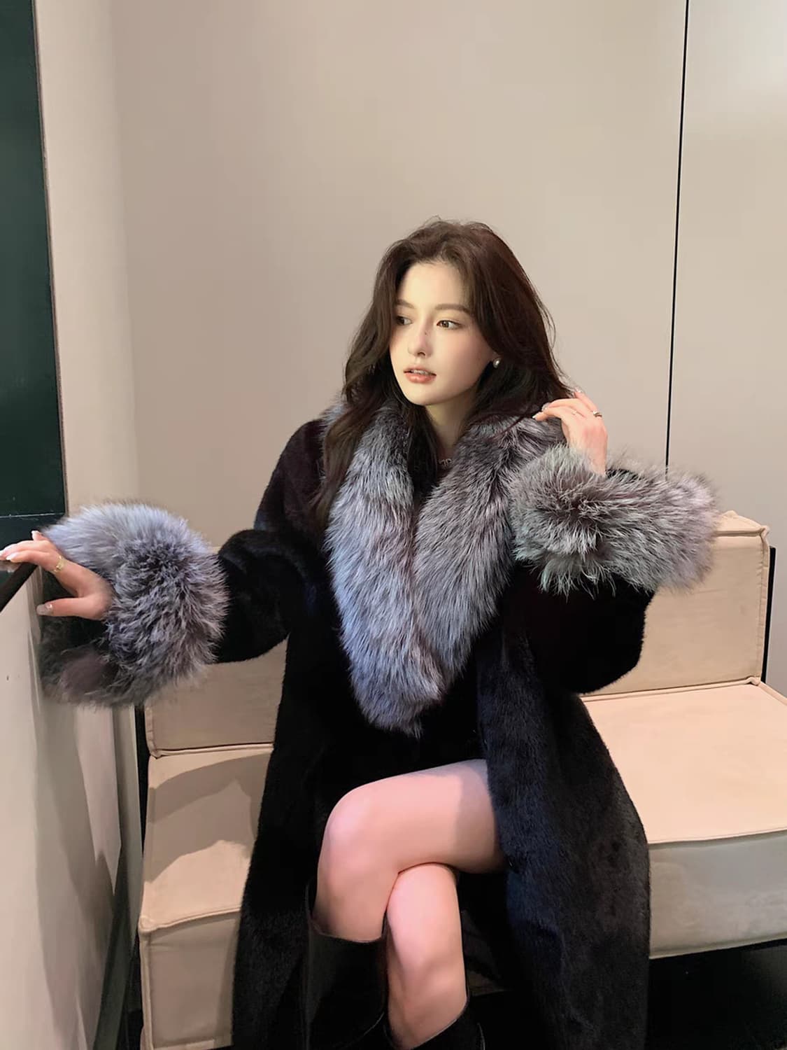 새상품) 퍼 트리밍 벨벳 퍼 코트 상품이미지7