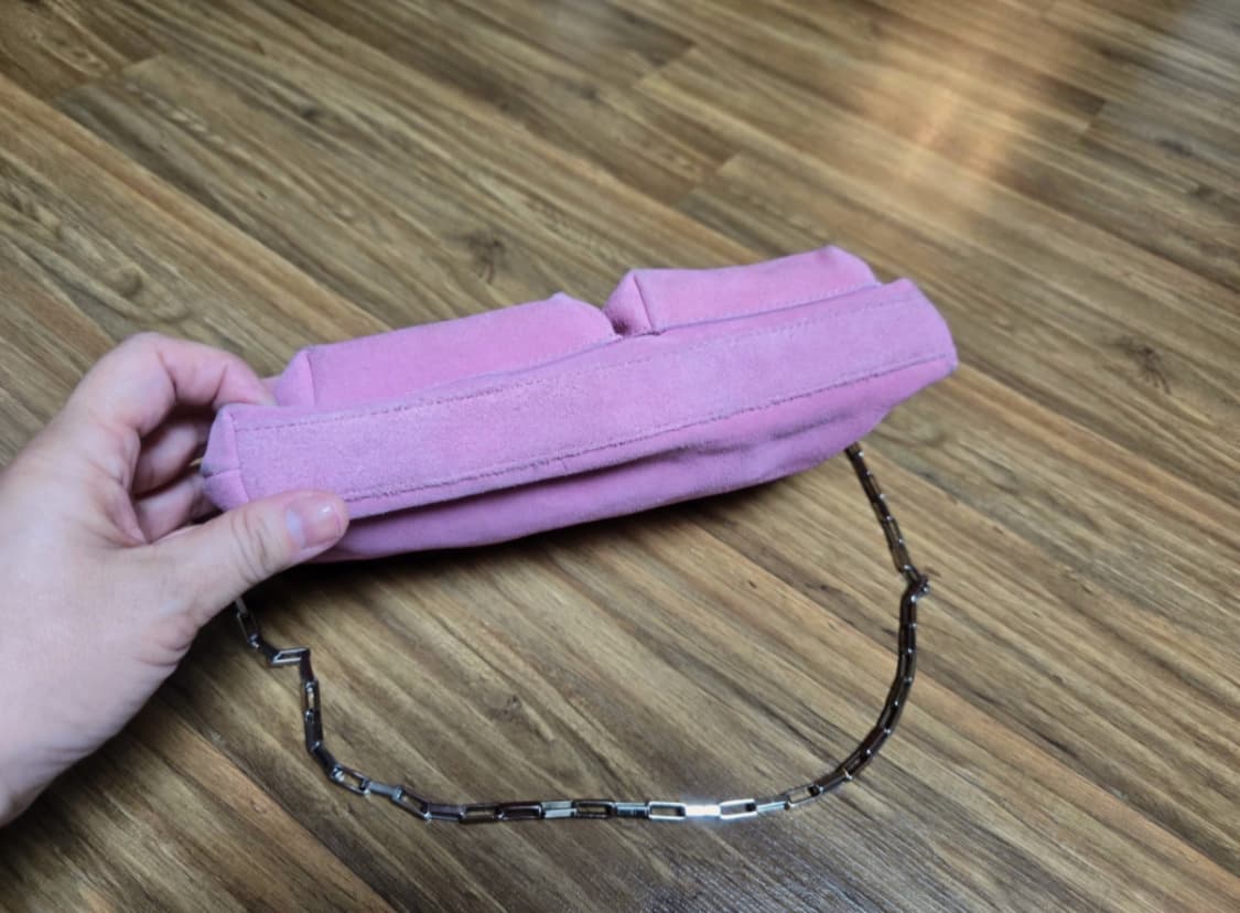 바나나 리퍼블릭 - 핑크 스웨이드 체인 숄더백 [정품] 상품이미지3